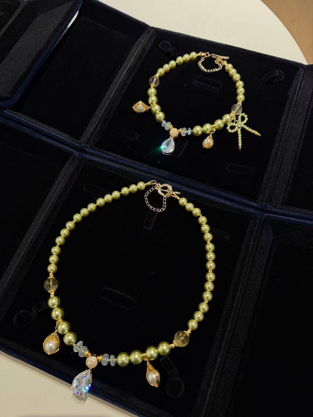 Gru x Le Bel Ami Pearl Pet Necklace (White & Black & Green🤍💚🖤)
