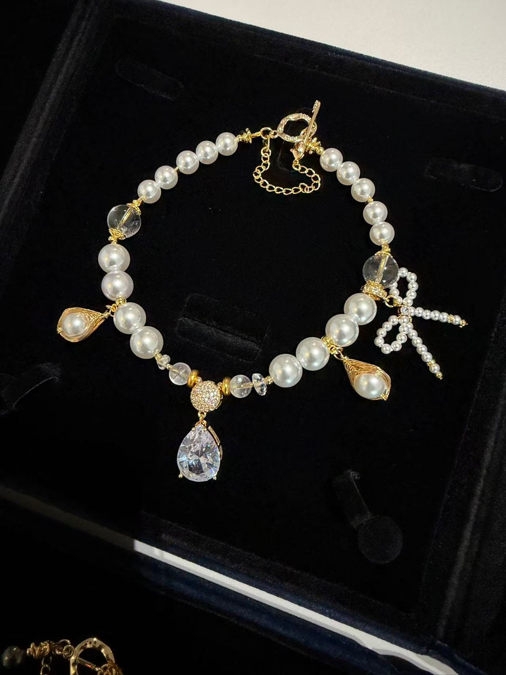 Gru x Le Bel Ami Pearl Pet Necklace (White & Black & Green🤍💚🖤)