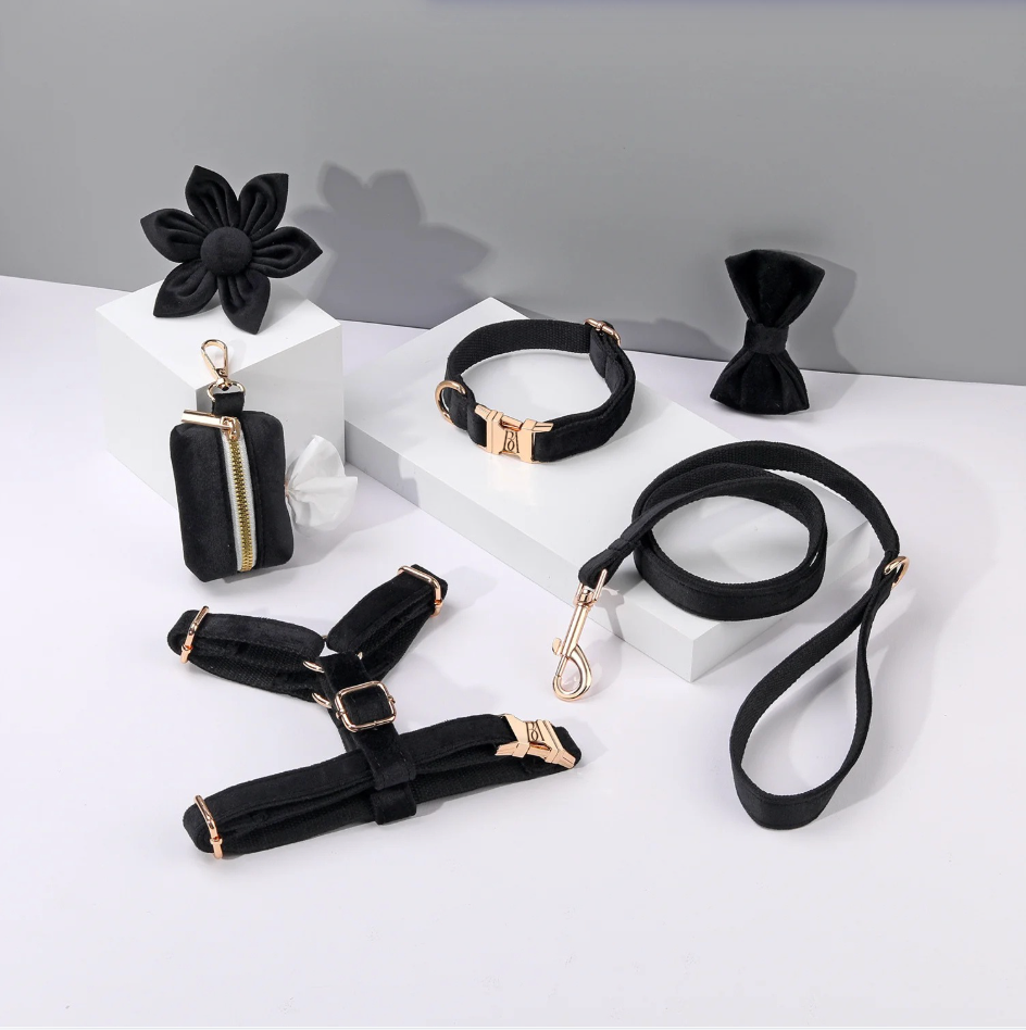 Noir Velvet Garden Set